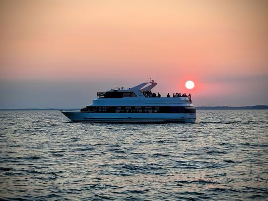 photo of the Grand Lady on the Niagara River