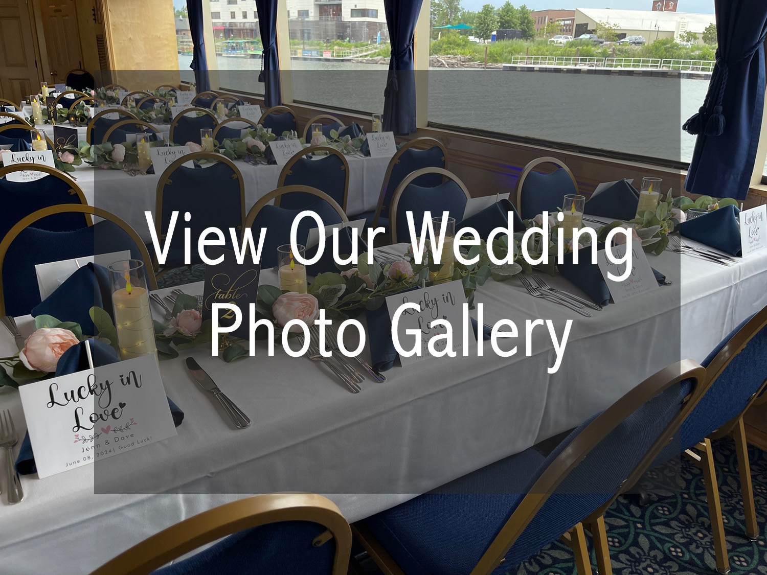 image of a wedding table setting aboard the Grand Lady